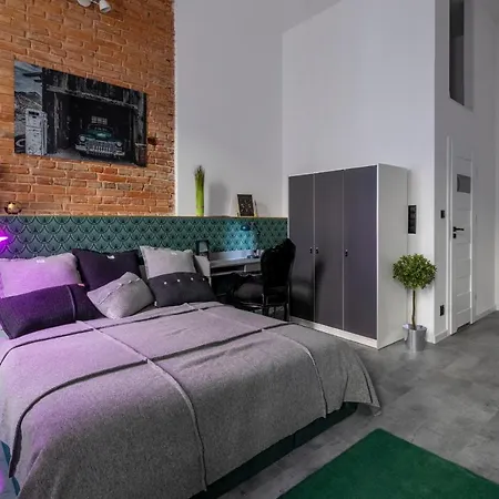 18 Manufaktura Centrum Miasta Legionow 18 Parking Na Terenie