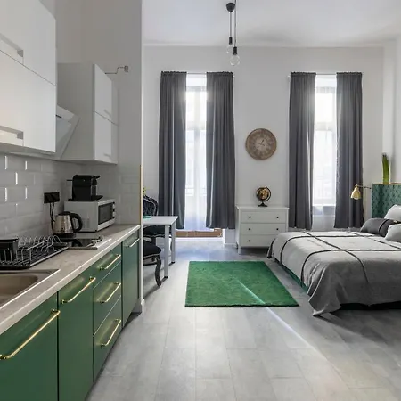 18 Manufaktura Centrum Miasta Legionow 18 Parking Na Terenie