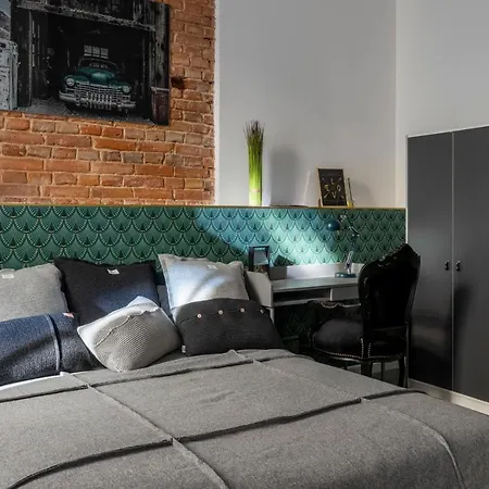 18 Manufaktura Centrum Miasta Legionow 18 Parking Na Terenie