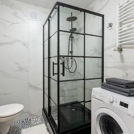 Appartement Bast 18 Manufaktura Centrum Miasta Legionow 18 Parking Na Terenie