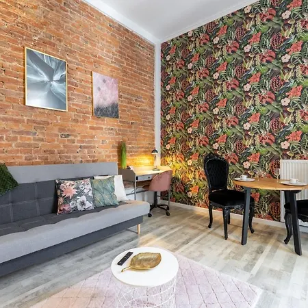 18 Manufaktura Centrum Miasta Legionow 18 Parking Na Terenie Łódź