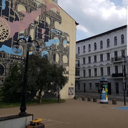 18 Manufaktura Centrum Miasta Legionow 18 Parking Na Terenie