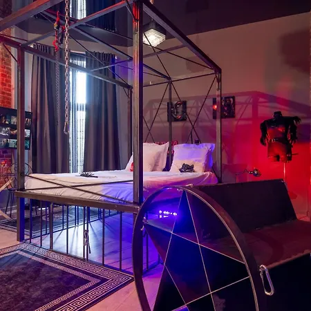 Bast 18 Manufaktura Centrum Miasta Legionow 18 Parking Na Terenie * Łódź