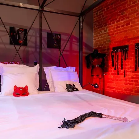 Lägenhet Bast 18 Manufaktura Centrum Miasta Legionow 18 Parking Na Terenie