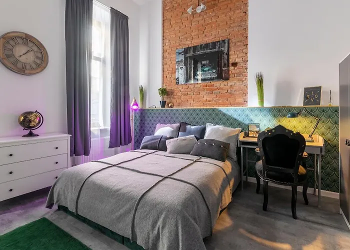 Bast 18 Manufaktura Centrum Miasta Legionow 18 Parking Na Terenie *