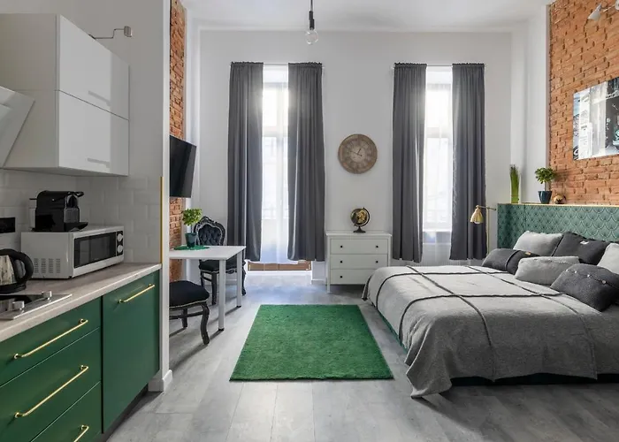 Bast 18 Manufaktura Centrum Miasta Legionow 18 Parking Na Terenie *