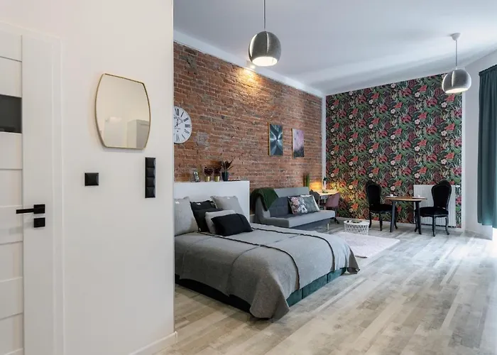 Lägenhet Bast 18 Manufaktura Centrum Miasta Legionow 18 Parking Na Terenie *