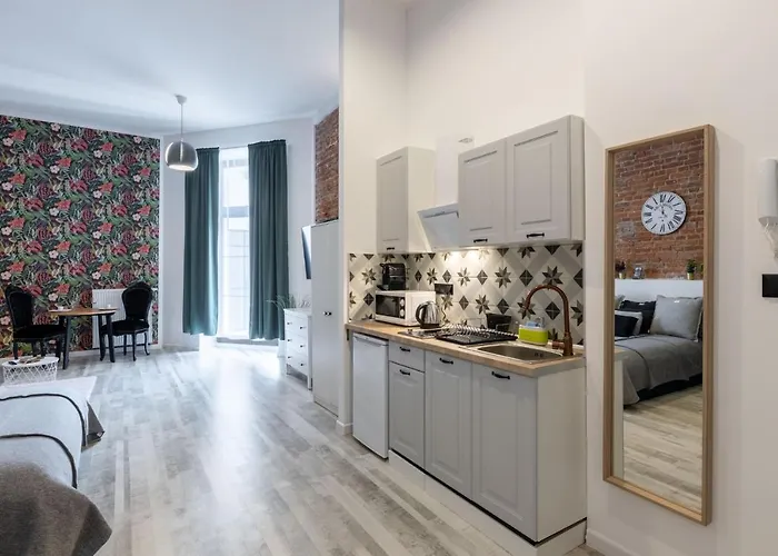 Bast 18 Manufaktura Centrum Miasta Legionow 18 Parking Na Terenie Lägenhet