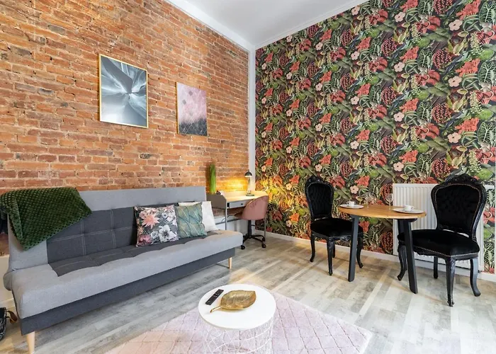 Bast 18 Manufaktura Centrum Miasta Legionow 18 Parking Na Terenie Łódź