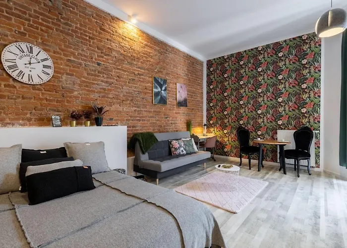 Apartment Bast 18 Manufaktura Centrum Miasta Legionow 18 Parking Na Terenie