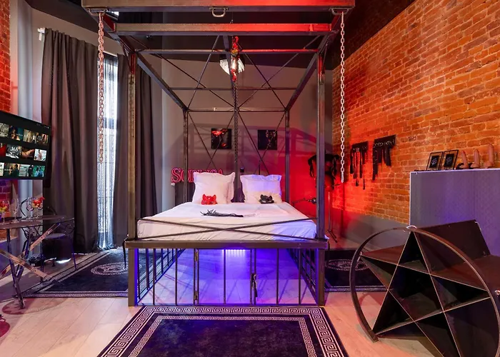 Bast 18 Manufaktura Centrum Miasta Legionow 18 Parking Na Terenie Łódź