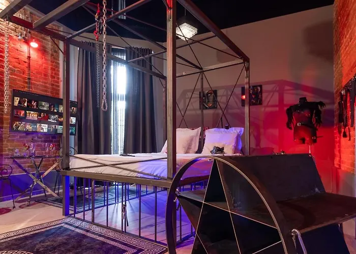 Bast 18 Manufaktura Centrum Miasta Legionow 18 Parking Na Terenie Łódź